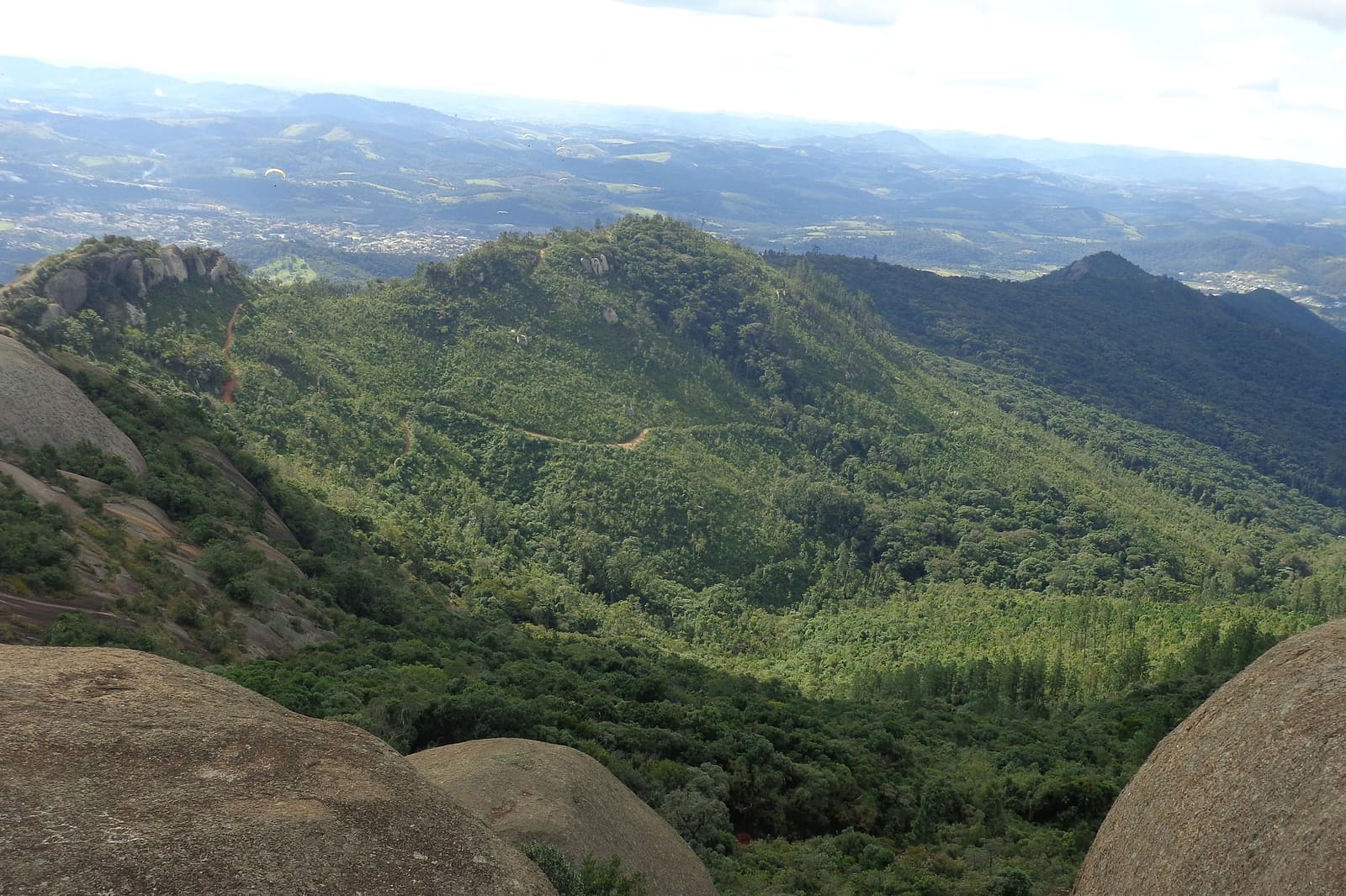 Parque Estadual do Itapetinga, em Atibaia: a mata que protege a Pedra Grande